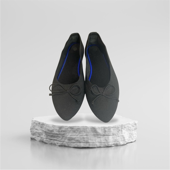 Shoes - Elegant Black Flats